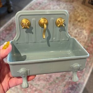 Vintage Style Green and Gold Soap Dish